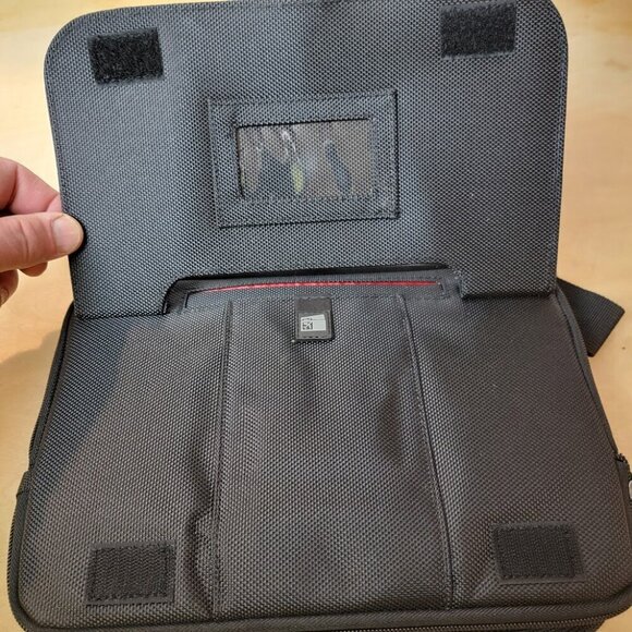 Ativa Mobil IT Ultimate Travel Essential Netbook Caddy - Like New - Picture 11 of 16